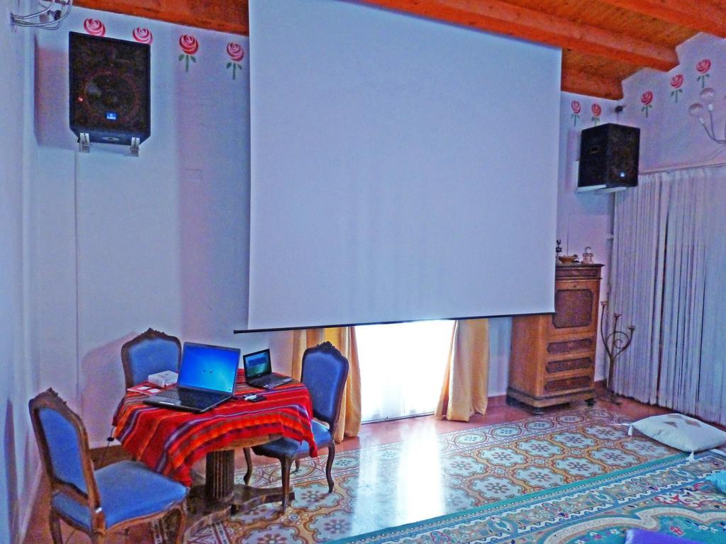 Vucciria Hostel ปาแลร์โม ภายนอก รูปภาพ